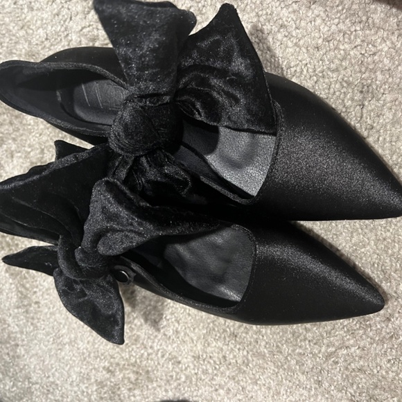 HEAVIER HEART VELVET BOW BALLET FLATS - Picture 3 of 5